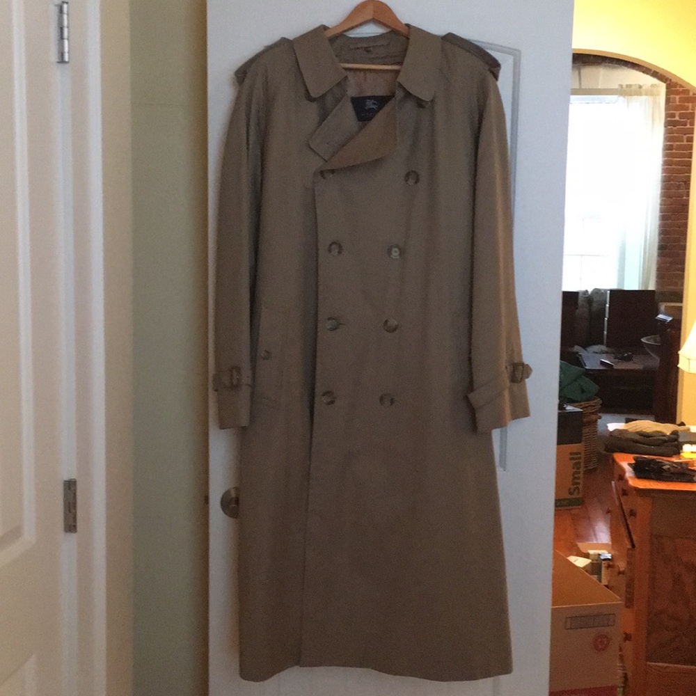 Men’s Burberry trench coat; like new hardly worn